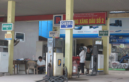 Khoảng cách cửa hàng xăng dầu đến công trình công cộng